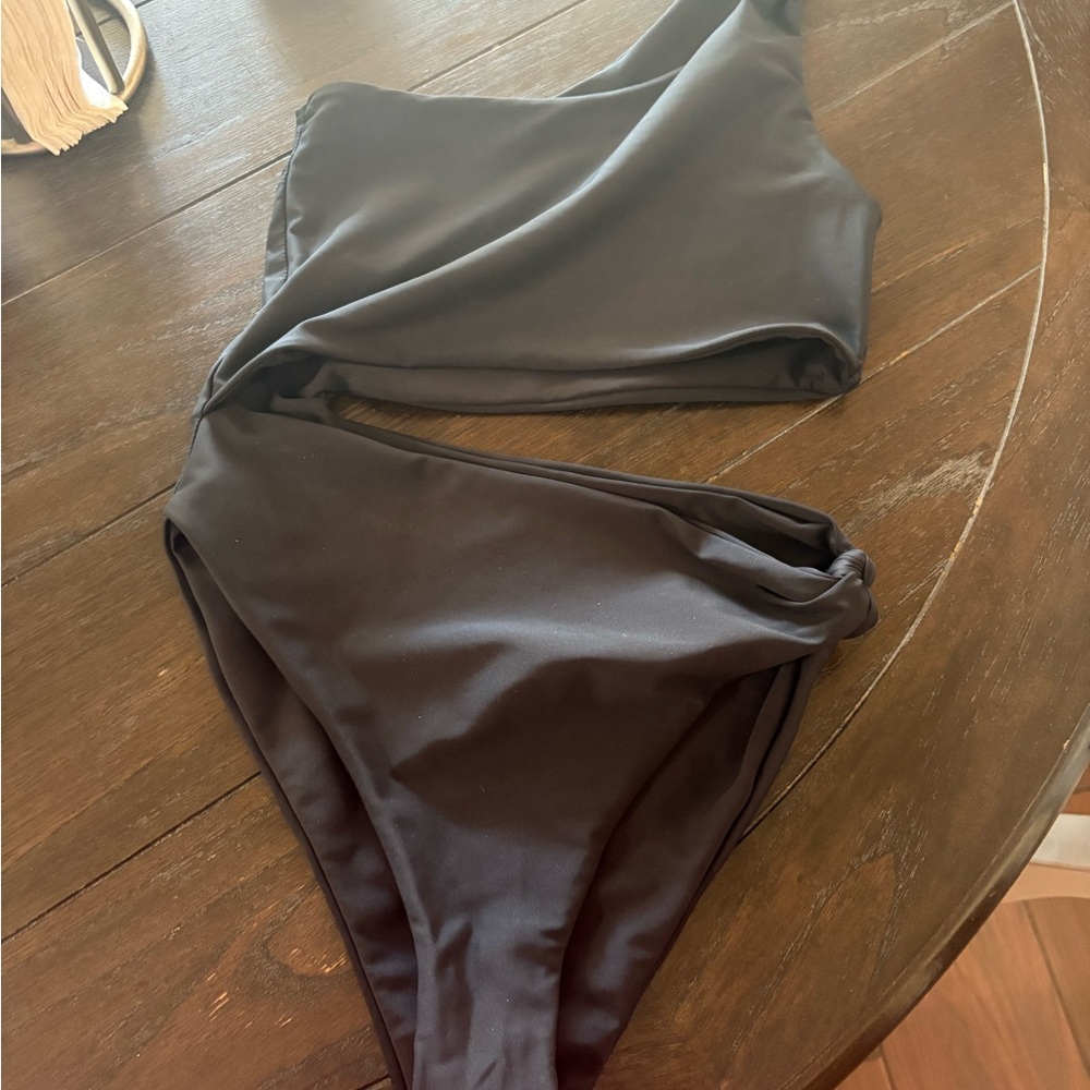 Skatie Black One Piece Swimwear Sleek Design
